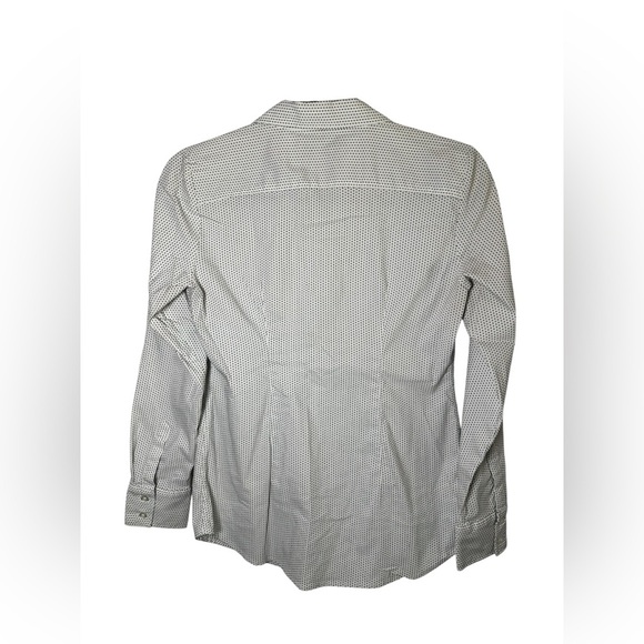 Ann Taylor Petite Women’s Button-Down Shirt White Black Dot Print Size 6P - Picture 5 of 7